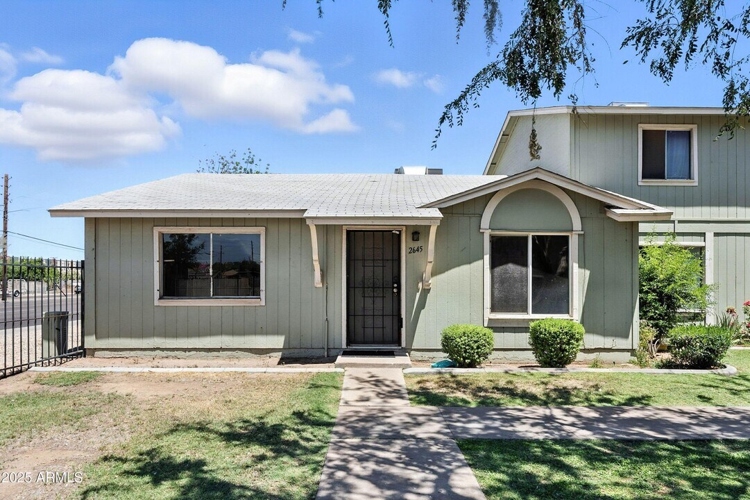 2645 W Elm St in Phoenix, AZ - Foto de edificio