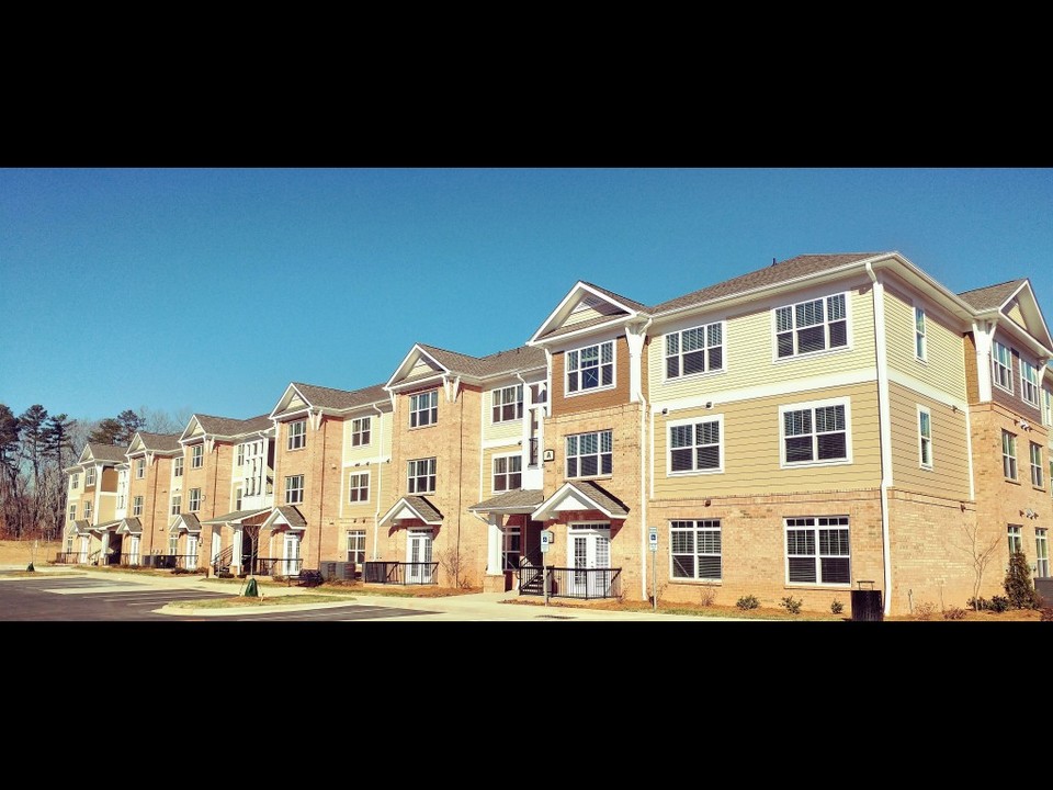 Town Centre Apartments in Locust, NC - Foto de edificio