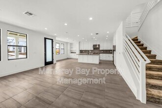 111 Sea Shell Ave in Marina, CA - Building Photo - Building Photo