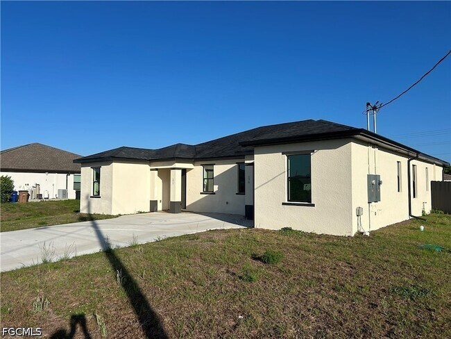177 Pennfield St in Lehigh Acres, FL - Building Photo - Building Photo
