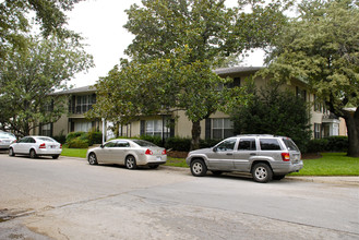 Walker Northwest Apartments in Dallas, TX - Building Photo - Building Photo