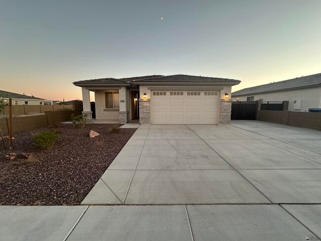 property at 7647 E 35th Ln