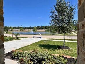 6107 White Spruce Dr in Conroe, TX - Foto de edificio - Building Photo