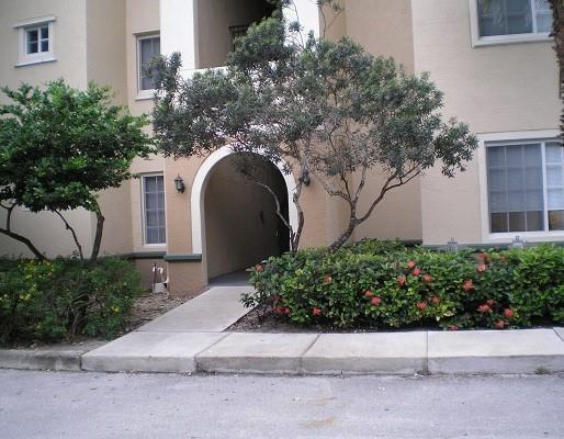 2544 Centergate Dr in Miramar, FL - Building Photo - Building Photo