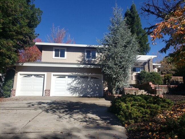 property at 18514 Lake Forest Dr