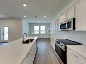 3305 Carthage Ave in Parrish, FL - Building Photo - Building Photo