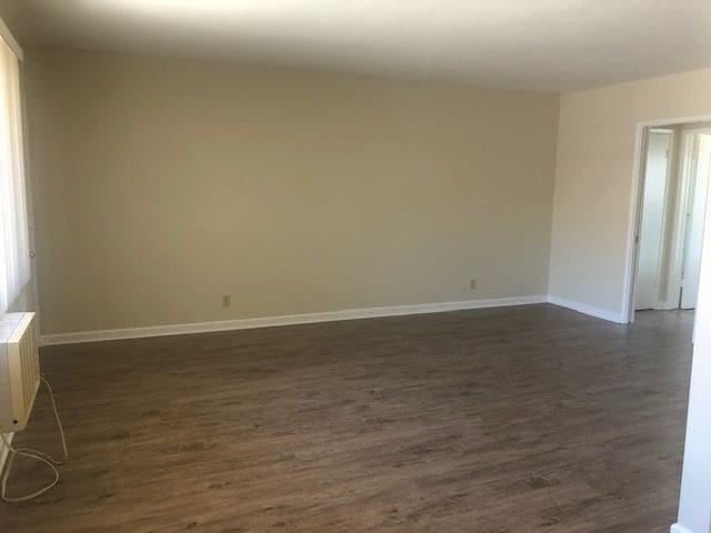 4439 Ocean View Blvd in Montrose, CA - Foto de edificio - Building Photo