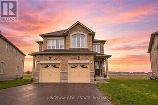 24 Narbonne Cres in Hamilton, ON - Building Photo