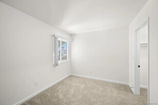 640 E J St in Chula Vista, CA - Building Photo