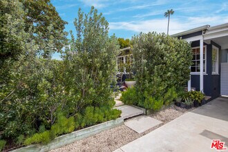 1070 Amoroso Pl in Los Angeles, CA - Building Photo - Building Photo