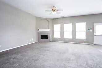 3951 Eastland Lake Dr in Richmond, TX - Foto de edificio - Building Photo