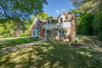 60 Devon Rd in Bloomfield Township, MI - Building Photo - Building Photo