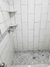 3809 Baring St, Unit 1B in Philadelphia, PA - Foto de edificio - Building Photo