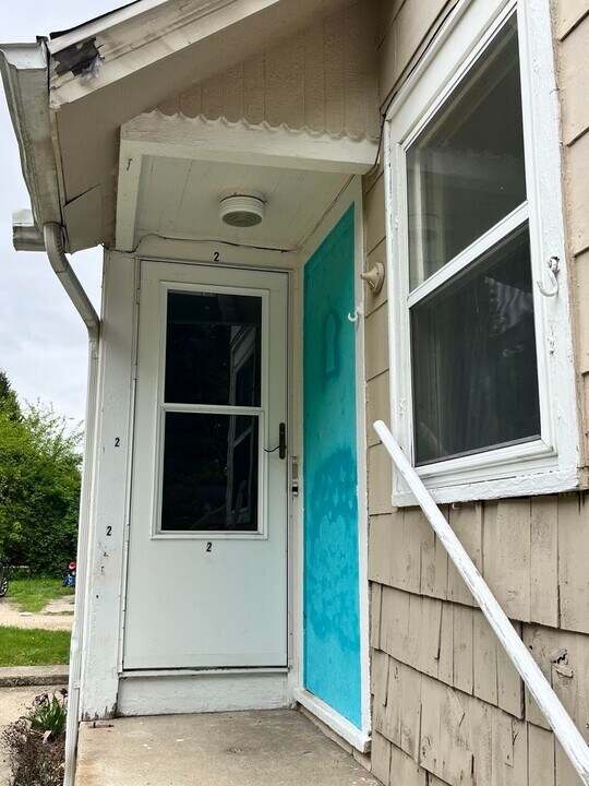 920 S Jackson St in Jackson, MI - Building Photo