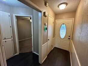 2221 NE 8th St in Moore, OK - Foto de edificio - Building Photo