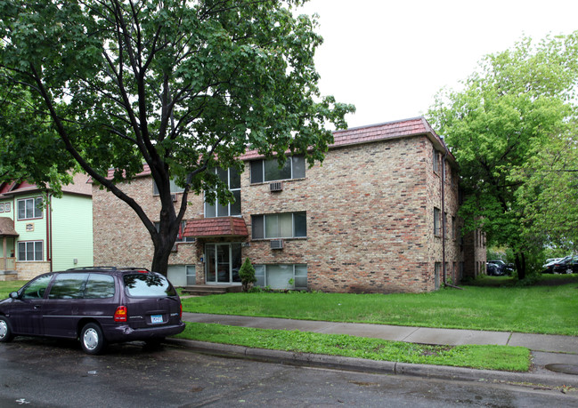 1112 8th St SE in Minneapolis, MN - Building Photo - Building Photo