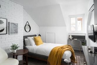 2020 Saint Denis St in Montréal, QC - Building Photo - Building Photo
