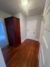 374 Elmwood Ave, Unit 2 in Buffalo, NY - Building Photo - Building Photo