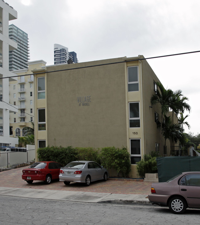 160 SW 10th St in Miami, FL - Foto de edificio - Building Photo