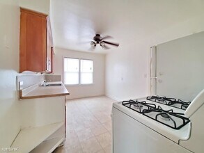 4522 N Teutonia Ave-Unit -Unit 3 in Milwaukee, WI - Building Photo - Building Photo