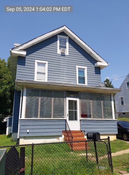 306 Orchard Ave in Brooklyn Park, MD - Foto de edificio