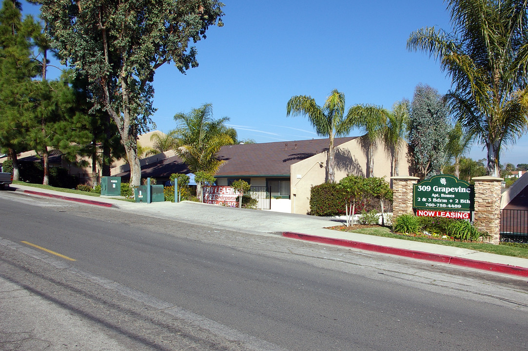 Grapevine Apartments in Vista, CA - Building Photo