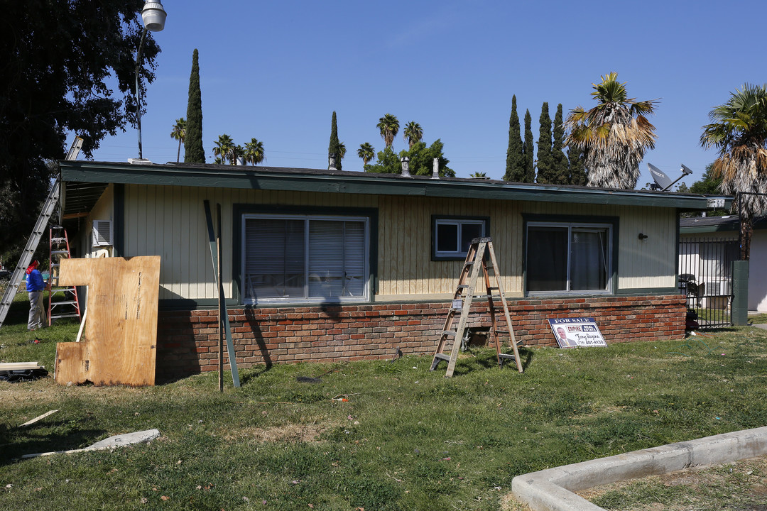 1195 W Spring St in Riverside, CA - Building Photo