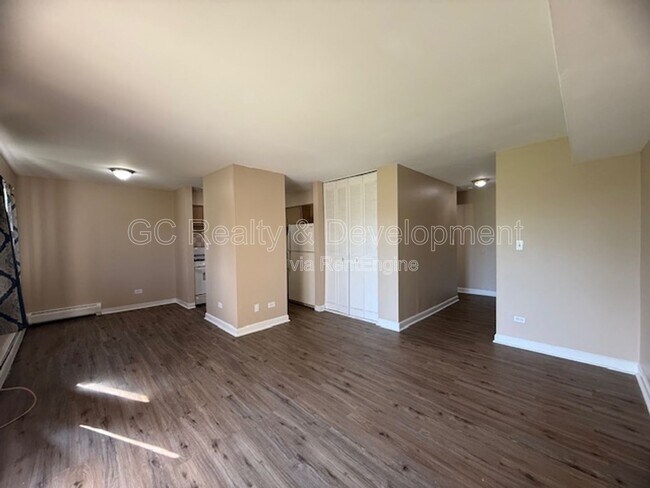 808 College Blvd in Addison, IL - Building Photo - Building Photo