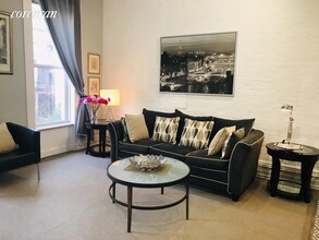 7 W 82nd St-Unit -: 3B in New York, NY - Building Photo - Building Photo