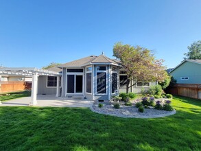 333 Molokai St in Richland, WA - Building Photo - Building Photo