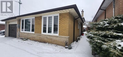 25 Brantwood Dr in Toronto, ON - Building Photo - Building Photo