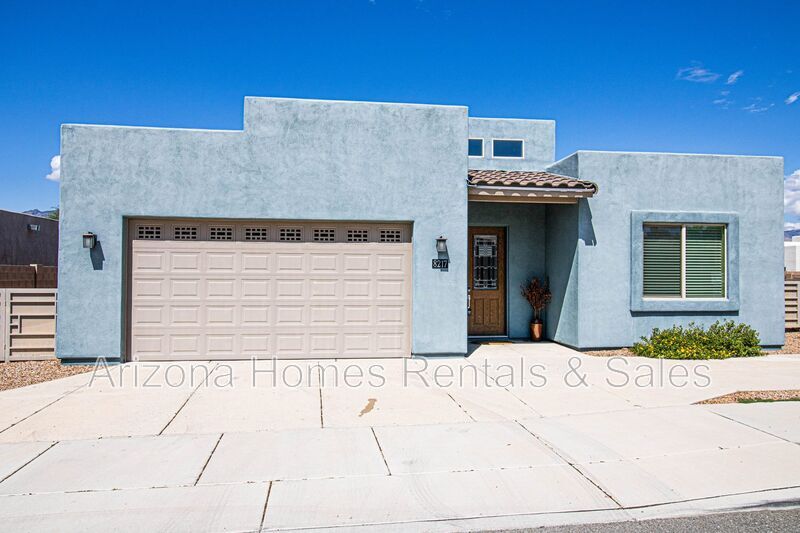 8217 E Lee St in Tucson, AZ - Building Photo