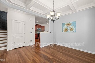 120 Holly Berry Ln in Durham, NC - Foto de edificio - Building Photo