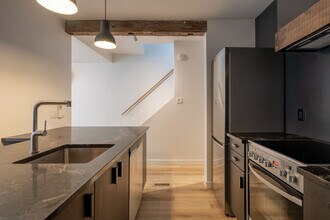 41 Burlington St E in Hamilton, ON - Building Photo - Building Photo