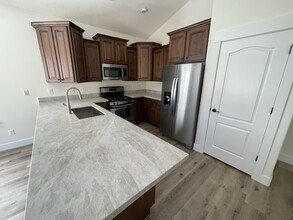 1957 Fielding Hill Ln in Draper, UT - Building Photo - Building Photo