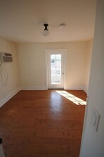 4929 Monte Vista Street, Unit C in Los Angeles, CA - Foto de edificio - Building Photo