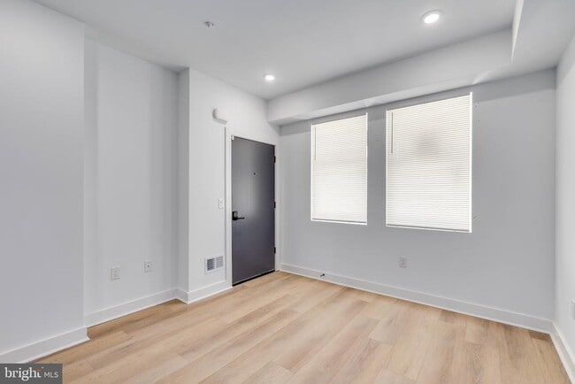 1221 W Lehigh Ave in Philadelphia, PA - Building Photo - Building Photo