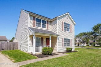 6607 Hunters Creek Blvd in Louisville, KY - Building Photo - Building Photo