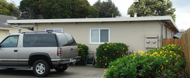 4950 Thornton Ave in Fremont, CA - Building Photo - Building Photo