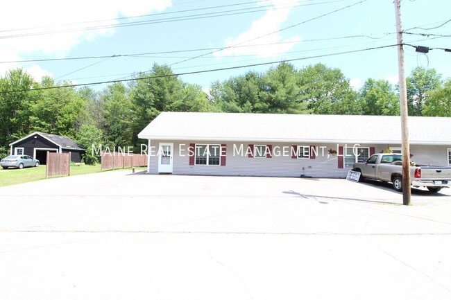 41 Vafiades Ave, Unit 2 in Hermon, ME - Building Photo - Building Photo