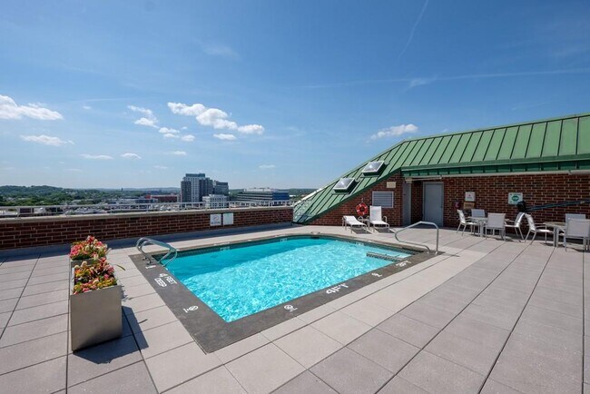 12 Everett St, Unit 15-803