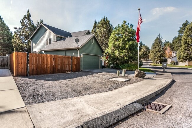 property at 1789 SE Ironwood Ct