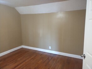 1817 Jefferson St, Unit Upper in Muskegon, MI - Building Photo - Building Photo