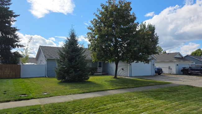 1428 W Heron Ave in Hayden, ID - Building Photo - Building Photo