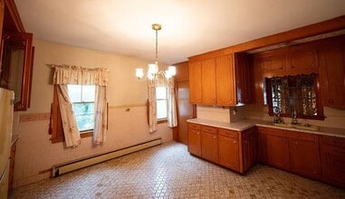 102 Margin St in Salem, MA - Foto de edificio - Building Photo