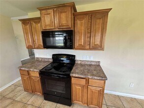1055 Raspberry St in Elkins, AR - Building Photo - Building Photo