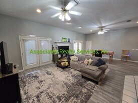 2144 SW 41 Ln in Gainesville, FL - Building Photo