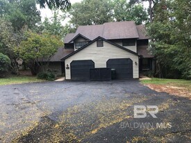 31 Lake Shore Dr in Daphne, AL - Building Photo