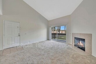 225 W El Norte Pkwy in Escondido, CA - Building Photo - Building Photo