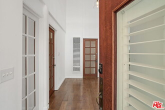 25 Arcadia Terrace in Santa Monica, CA - Building Photo - Building Photo